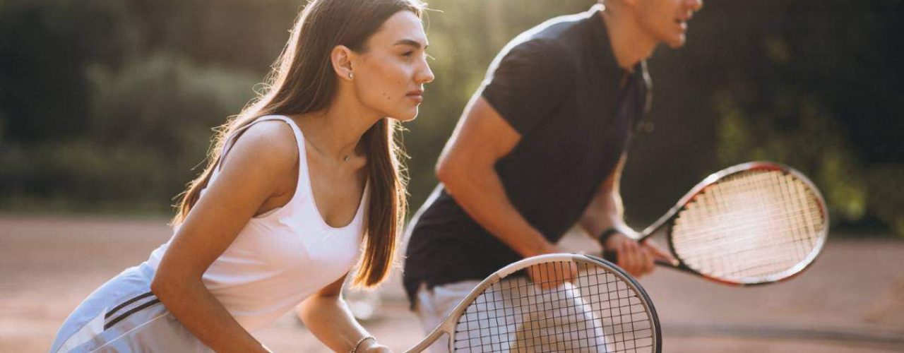 spelen van dubbelspel tennis