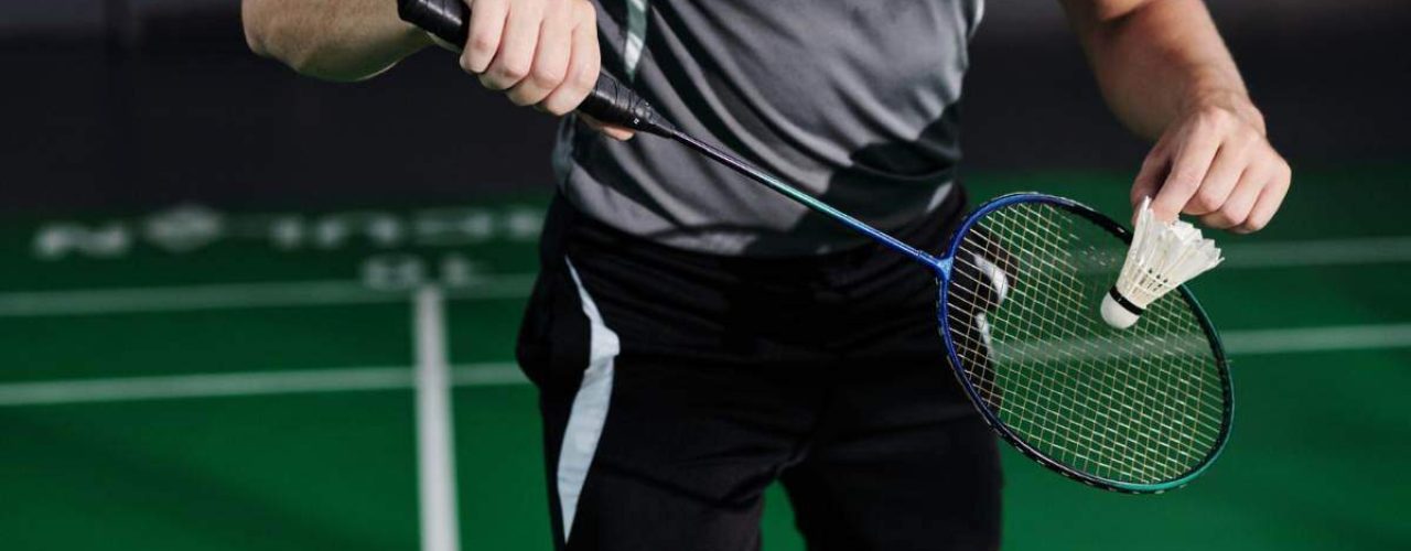 _tips service badminton verbeteren